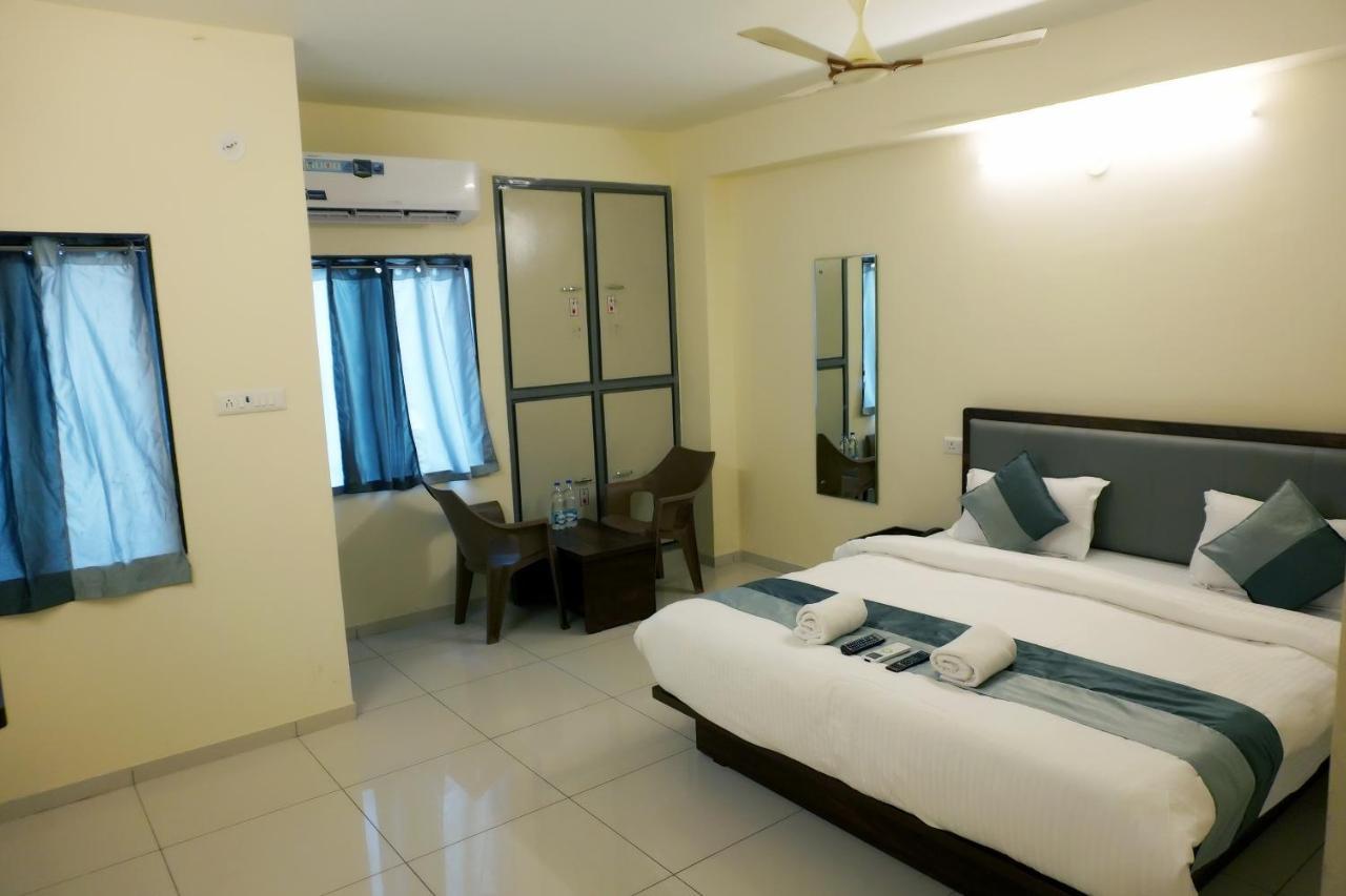 Hotel Nova Sk Rajkot Exterior photo