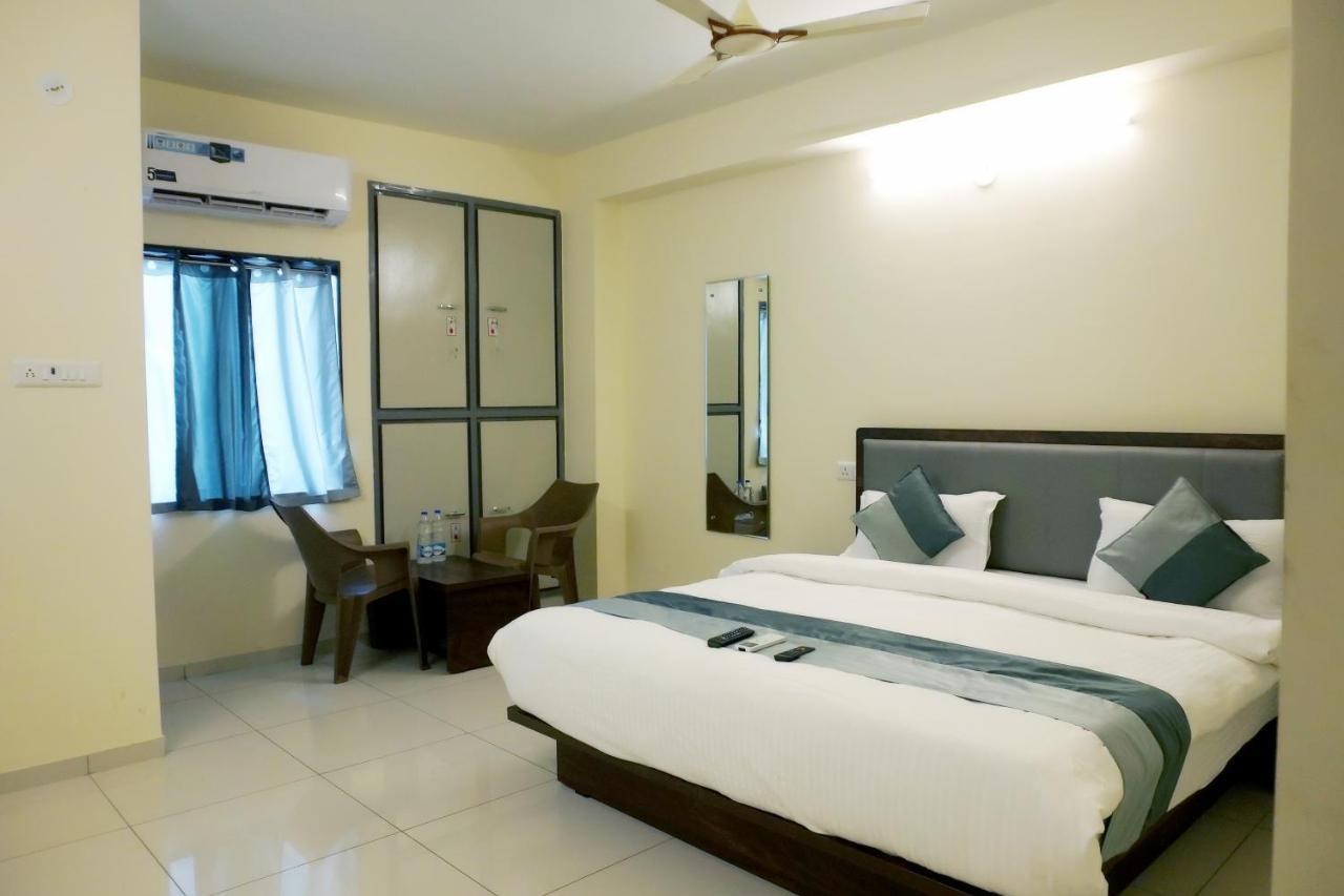 Hotel Nova Sk Rajkot Exterior photo