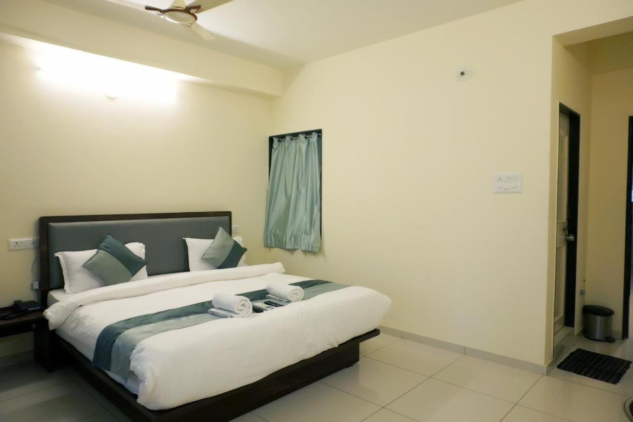 Hotel Nova Sk Rajkot Exterior photo