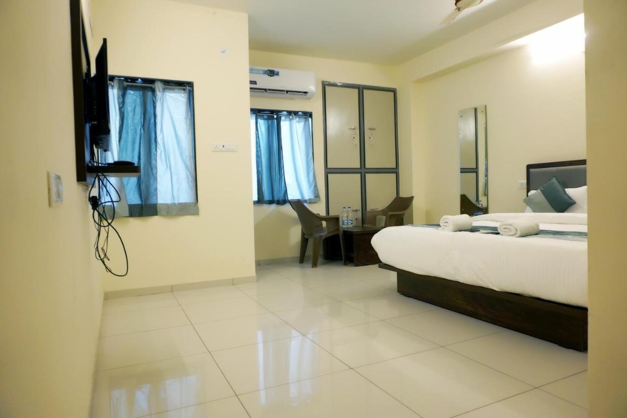 Hotel Nova Sk Rajkot Exterior photo